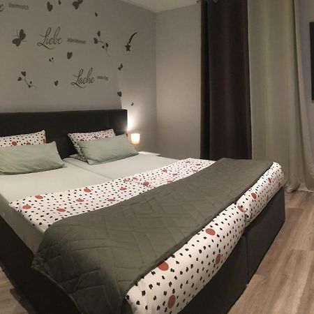 Dormitorium Kaarst Wohnraum Auf Zeit Hostel Екстериор снимка