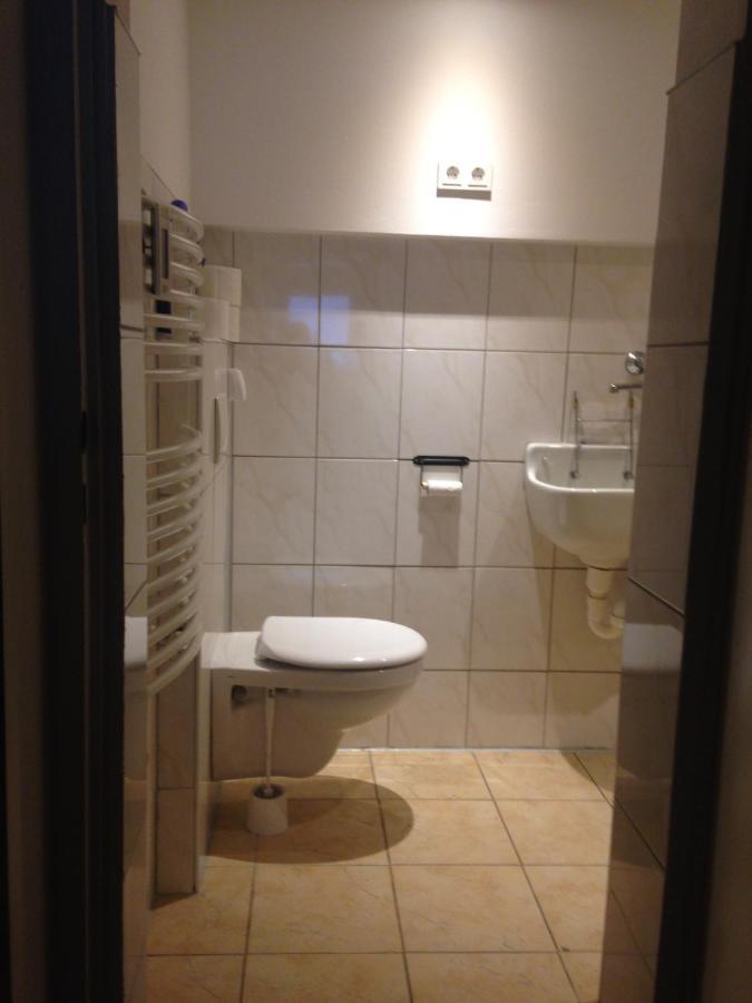 Dormitorium Kaarst Wohnraum Auf Zeit Hostel Екстериор снимка