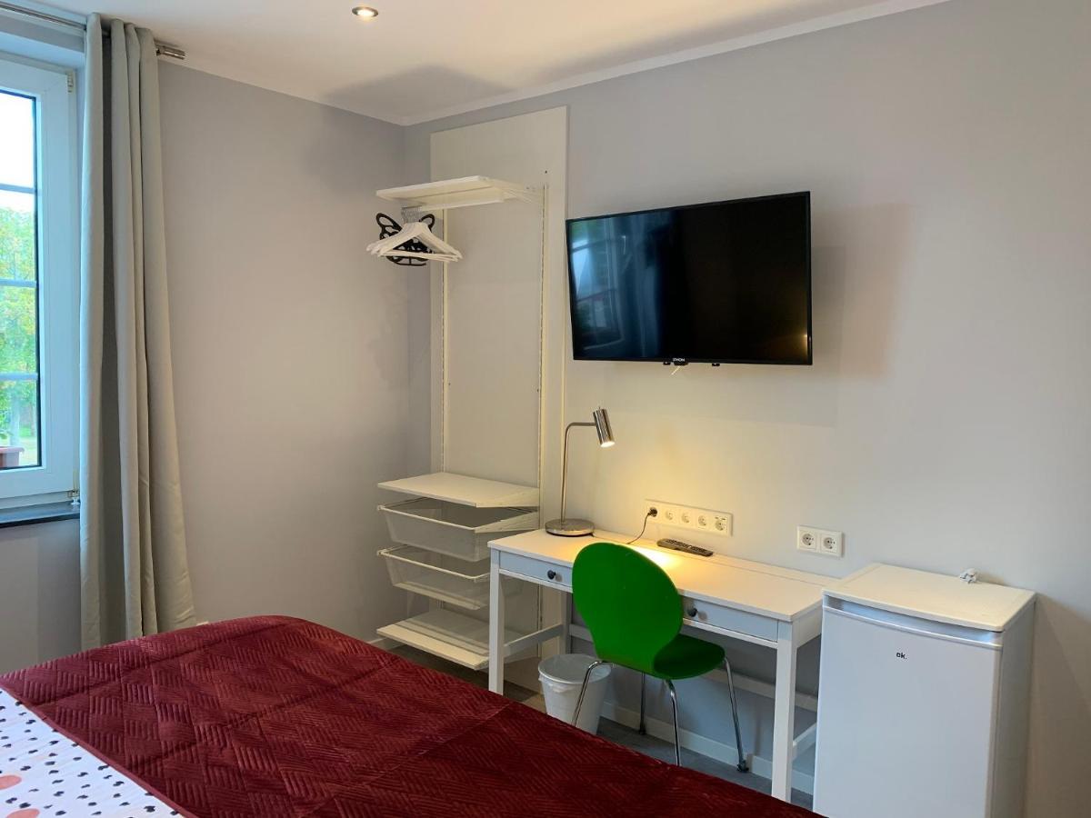 Dormitorium Kaarst Wohnraum Auf Zeit Hostel Екстериор снимка