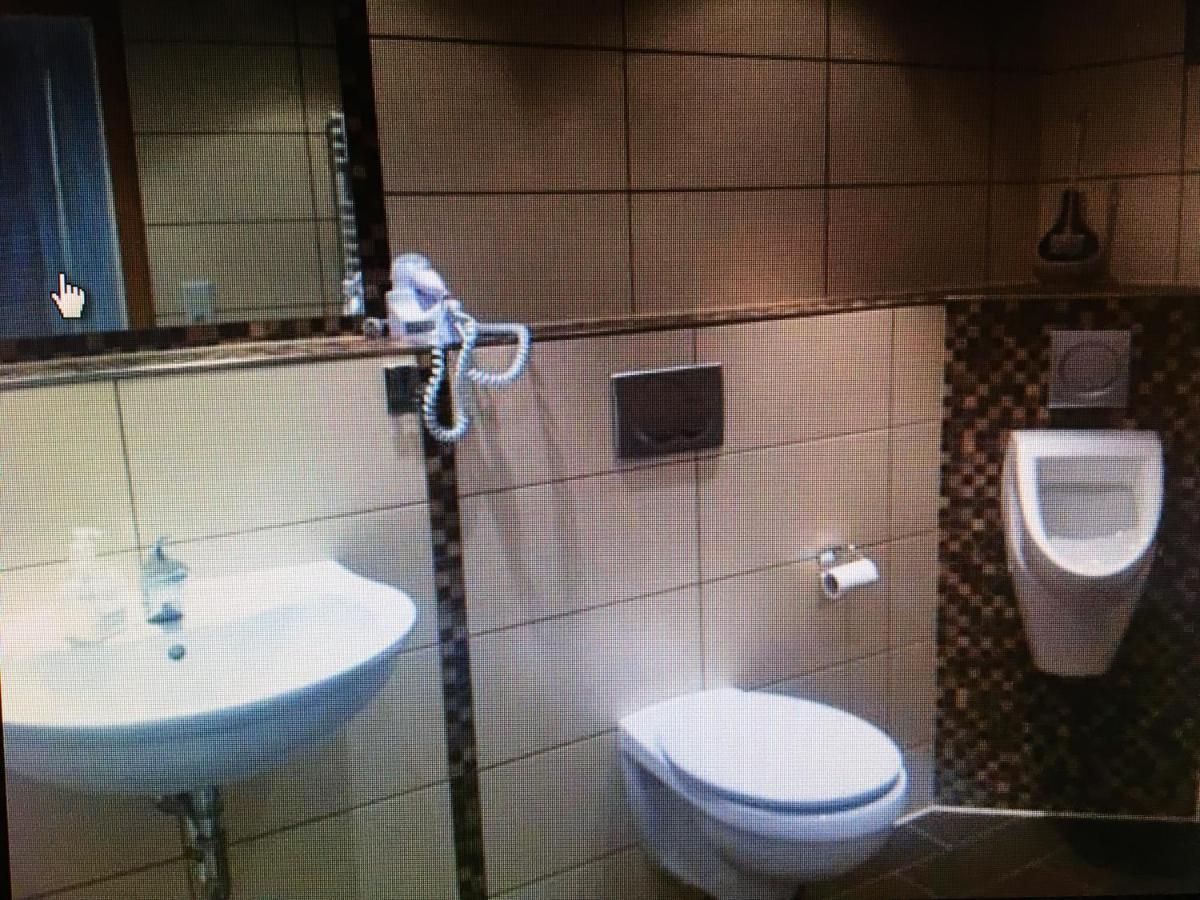 Dormitorium Kaarst Wohnraum Auf Zeit Hostel Екстериор снимка