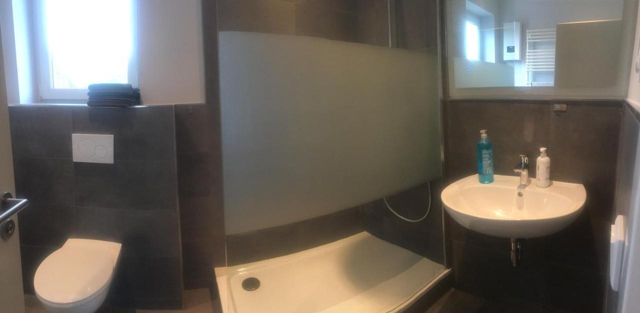 Dormitorium Kaarst Wohnraum Auf Zeit Hostel Екстериор снимка
