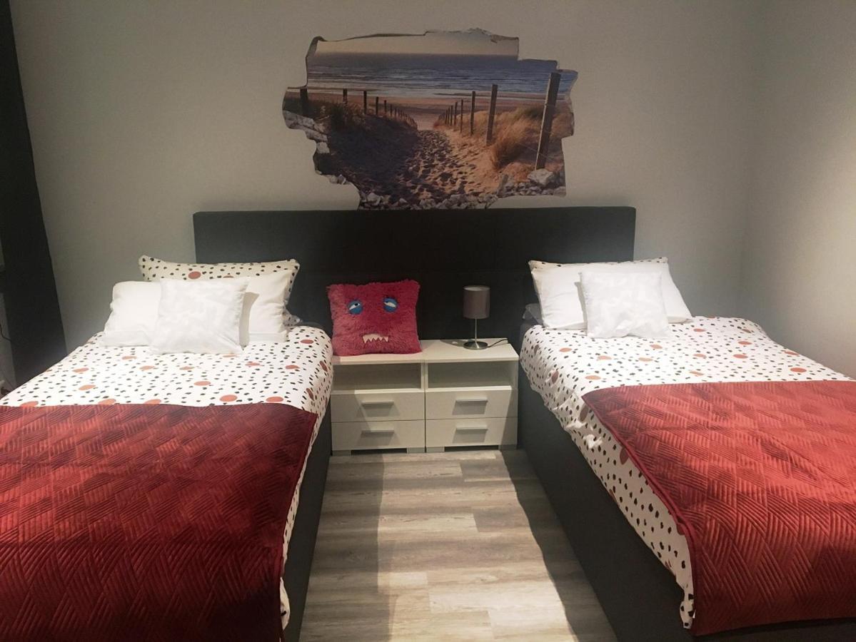 Dormitorium Kaarst Wohnraum Auf Zeit Hostel Екстериор снимка